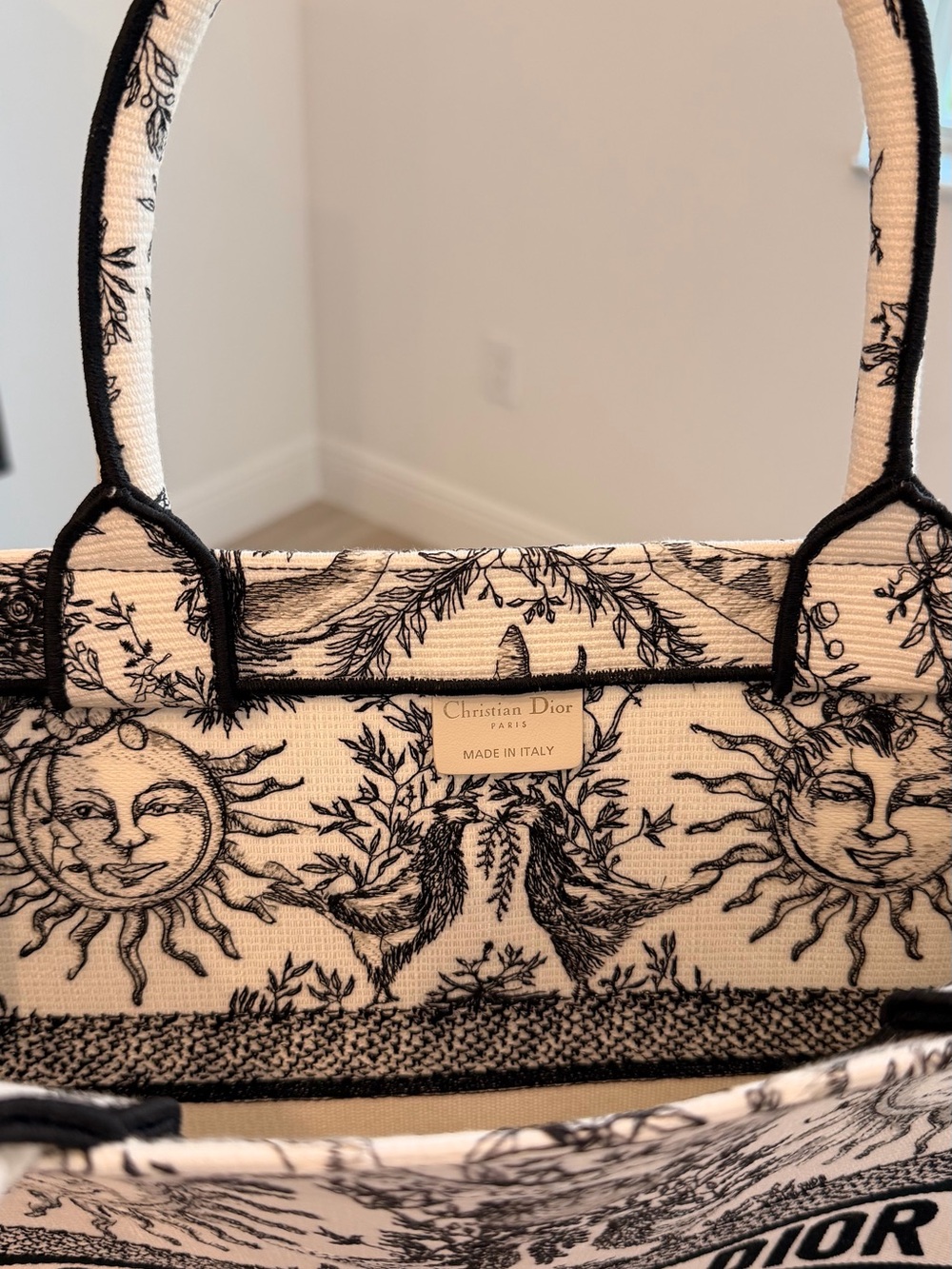 Dior Cream and Black Toile de Jouy Book Tote - Picture 3 of 13